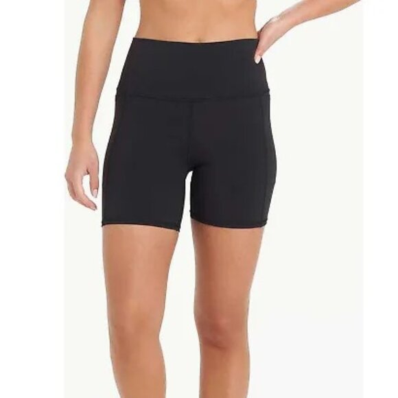 Vuori Studio Pocket Short in Black Size XS - Picture 4 of 5